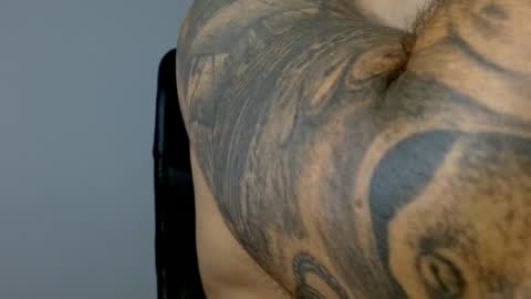 Snapshot of elosocazador chatting on 10-16-25, 01:12 elosocazador online show from 10-16-25, 01:12