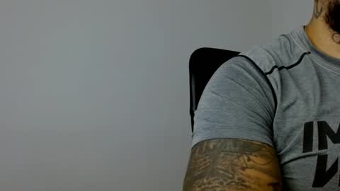 Snapshot of elosocazador chatting on 10-25-25, 06:46 elosocazador online show from 10-25-25, 06:46