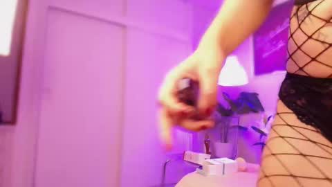 Elowen online show from 10-23-25, 08:07