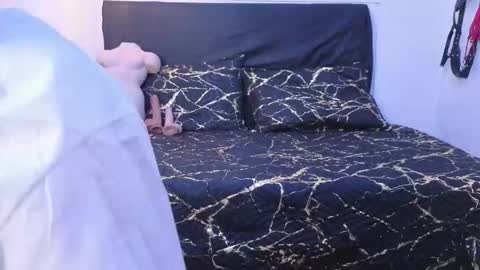 elowen_halley1 online show from 11-09-25, 07:34