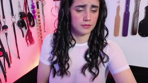 elowen_halley1 online show from 04-27-26, 07:01