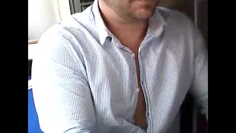 Snapshot of elpeladilla chatting on 11-23-25, 03:34 elpeladilla online show from 11-23-25, 03:34