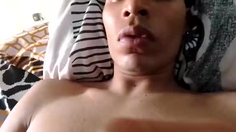 Snapshot of elreyto chatting on 01-01-25, 05:44 elreyto online show from 01-01-25, 05:44