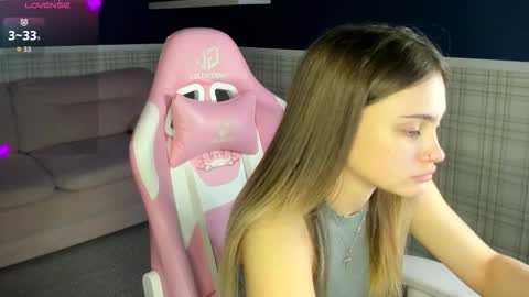 Snapshot of elsa_carterr chatting on 10-17-25, 08:39 elsa_carterr online show from 10-17-25, 08:39