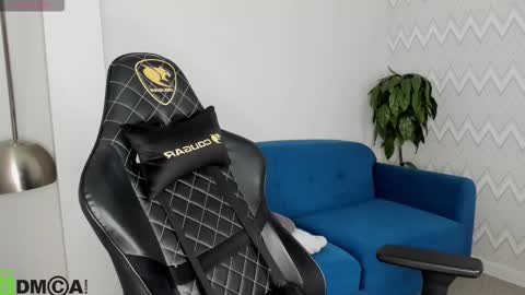 Snapshot of elsa_carterr chatting on 10-20-25, 08:37 elsa_carterr online show from 10-20-25, 08:37