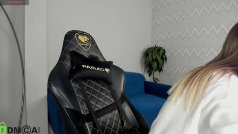 Snapshot of elsa_carterr chatting on 11-19-25, 02:06 elsa_carterr online show from 11-19-25, 02:06