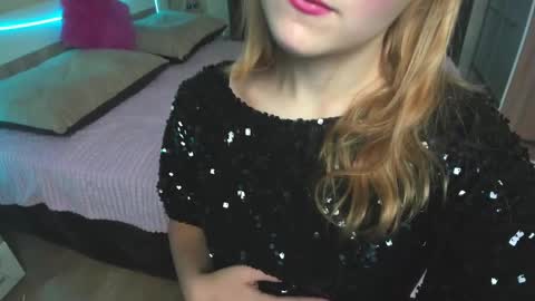 Snapshot of elsa_hot_here chatting on 12-04-24, 02:53 Elsa  online show from 12-04-24, 02:53