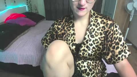 Snapshot of elsa_hot_here chatting on 12-16-24, 03:19 Elsa  online show from 12-16-24, 03:19