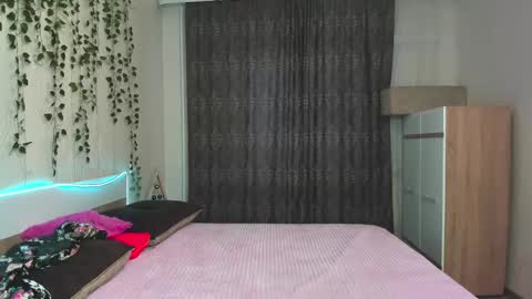 Snapshot of elsa_hot_here chatting on 12-21-24, 03:36 Elsa  online show from 12-21-24, 03:36