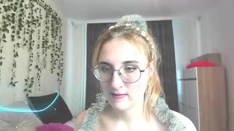 Snapshot of elsa_hot_here chatting on 01-23-25, 05:45 Elsa  online show from 01-23-25, 05:45