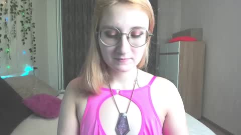 Snapshot of elsa_hot_here chatting on 01-26-25, 02:41 Elsa  online show from 01-26-25, 02:41