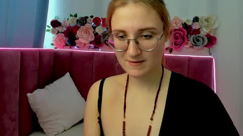 Snapshot of elsa_hot_here chatting on 01-31-25, 07:39 Elsa  online show from 01-31-25, 07:39