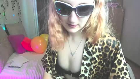 Snapshot of elsa_hot_here chatting on 02-07-25, 03:55 Elsa  online show from 02-07-25, 03:55