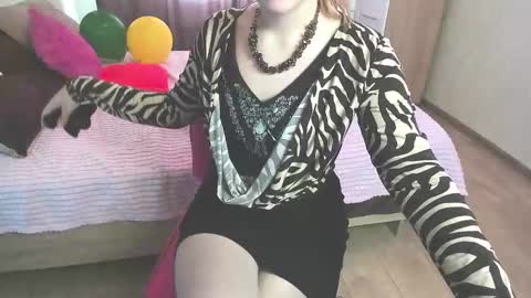 Snapshot of elsa_hot_here chatting on 02-14-25, 06:56 Elsa  online show from 02-14-25, 06:56