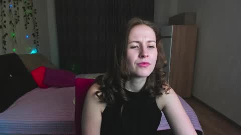 Snapshot of elsa_hot_here chatting on 02-14-25, 11:31 Elsa  online show from 02-14-25, 11:31
