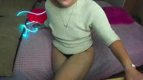 Snapshot of elsa_hot_here chatting on 02-18-25, 09:32 Elsa  online show from 02-18-25, 09:32