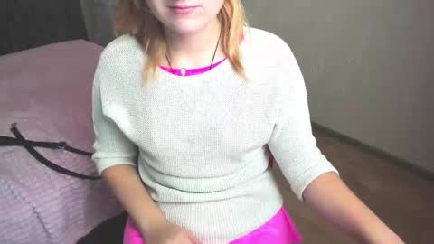 Snapshot of elsa_hot_here chatting on 02-21-25, 12:17 Elsa  online show from 02-21-25, 12:17