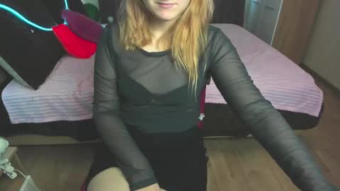 Snapshot of elsa_hot_here chatting on 02-22-25, 04:29 Elsa  online show from 02-22-25, 04:29