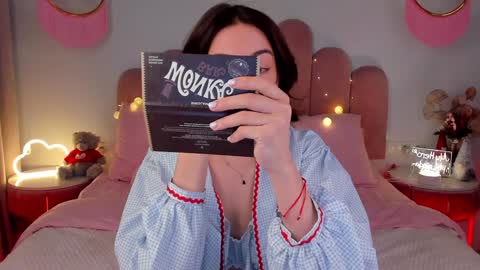 Snapshot of elsa_xo chatting on 01-12-25, 06:06 Michelle online show from 01-12-25, 06:06