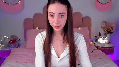 Snapshot of elsa_xo chatting on 01-18-25, 06:13 Michelle online show from 01-18-25, 06:13