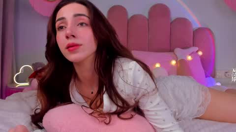 Snapshot of elsa_xo chatting on 02-13-25, 03:07 Michelle online show from 02-13-25, 03:07