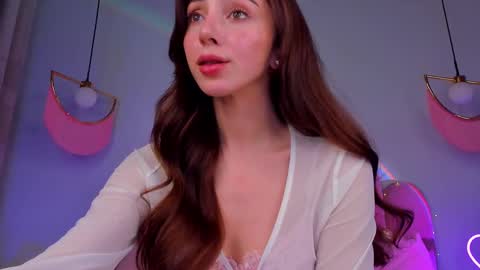 Snapshot of elsa_xo chatting on 02-19-25, 11:36 Michelle online show from 02-19-25, 11:36