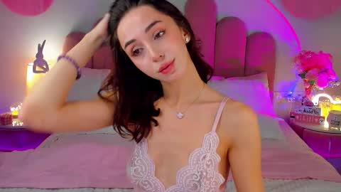 Snapshot of elsa_xo chatting on 10-26-25, 08:26 Michelle online show from 10-26-25, 08:26