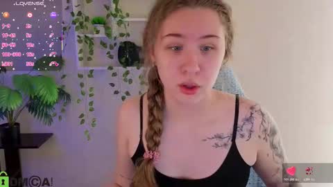 Elsie online show from 12-22-25, 01:02