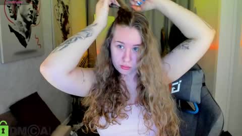 Elsie online show from 04-23-26, 01:07