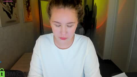 Snapshot of elsie_cutties chatting on 05-03-26, 01:00 Elsie online show from 05-03-26, 01:00
