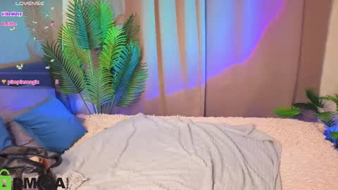 Snapshot of elsie_cutties chatting on 05-14-26, 01:12 Elsie online show from 05-14-26, 01:12