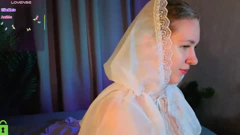 Snapshot of elsie_cutties chatting on 05-22-26, 01:46 Elsie online show from 05-22-26, 01:46
