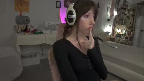 Snapshot of elslove chatting on 03-16-26, 12:38 ELS online show from 03-16-26, 12:38