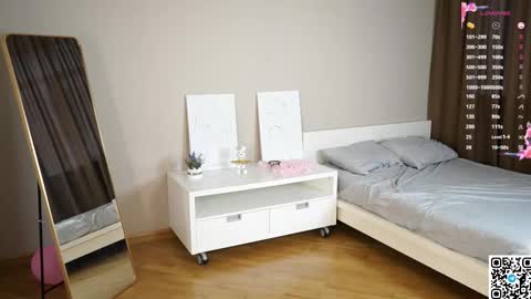 Elizabeth online show from 03-04-25, 01:59