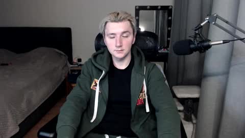 Elvin Vaenight online show from 10-21-25, 12:44