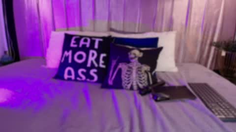 Snapshot of ely_maldox chatting on 01-13-25, 02:11 Ely online show from 01-13-25, 02:11