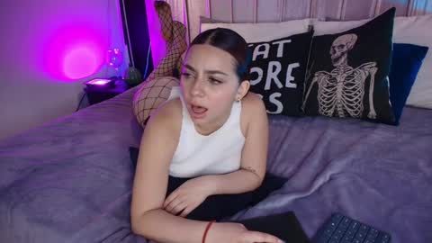 Snapshot of ely_maldox chatting on 02-24-25, 02:58 Ely online show from 02-24-25, 02:58