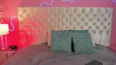 Snapshot of ely_maldox chatting on 09-17-25, 12:18 Ely online show from 09-17-25, 12:18