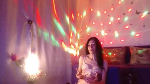 Elisa online show from 04-21-26, 06:12