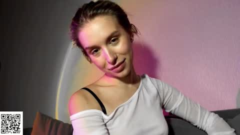 Snapshot of elysia_xo chatting on 10-20-25, 09:48 Elysia online show from 10-20-25, 09:48