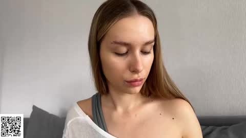 Snapshot of elysia_xo chatting on 10-21-25, 09:54 Elysia online show from 10-21-25, 09:54