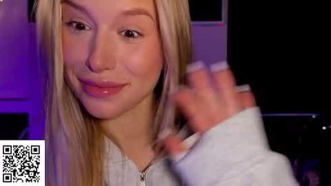 Elysia online show from 11-06-25, 10:21