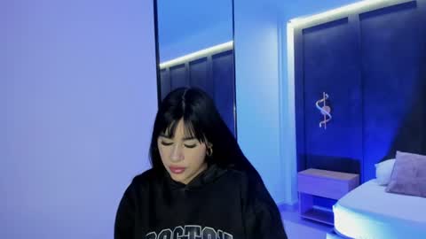 E L Y online show from 07-18-26, 12:09