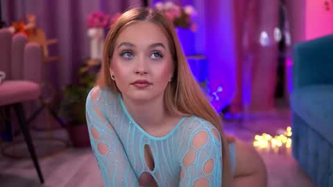 Elyssa online show from 11-21-25, 08:18