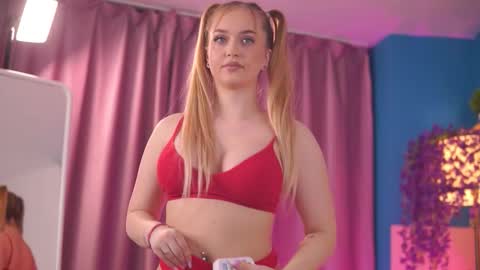 Elyssa online show from 02-06-26, 07:39