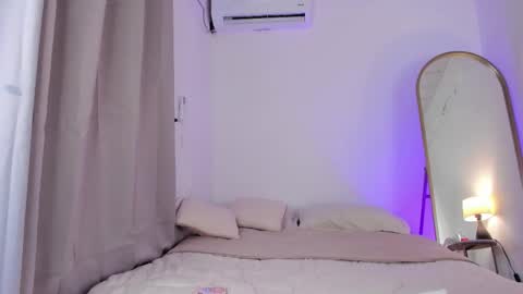 Snapshot of elza_fuentes01 chatting on 10-30-25, 08:09 Michelle online show from 10-30-25, 08:09