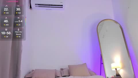 Snapshot of elza_fuentes01 chatting on 11-05-25, 08:09 Michelle online show from 11-05-25, 08:09