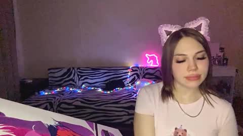 Snapshot of elzabagwell chatting on 03-09-26, 03:49 Monica online show from 03-09-26, 03:49