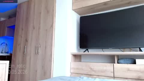 Emilia  online show from 05-20-26, 06:14