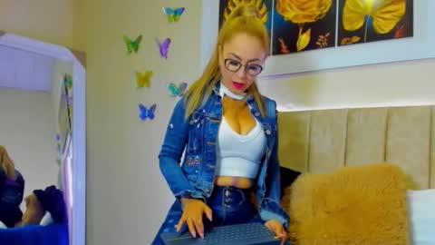 ema garcia  online show from 09-13-25, 10:59